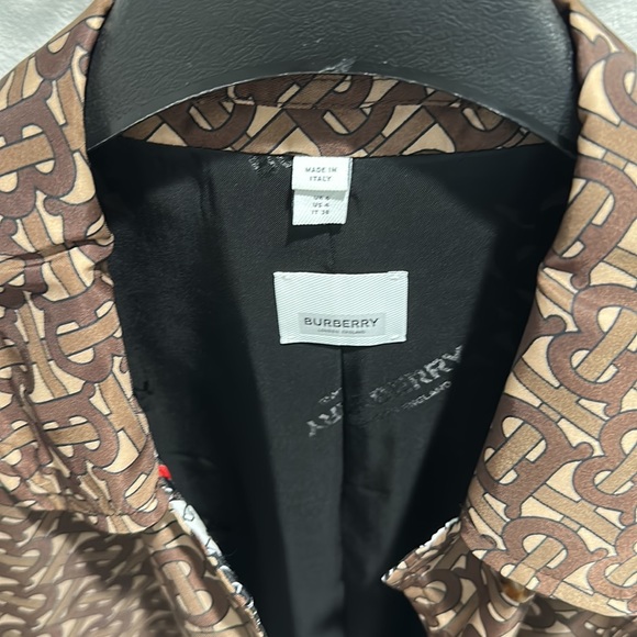 Burberry coat - Picture 5 of 13